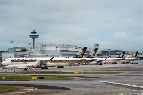 singapore airlines arrivals today